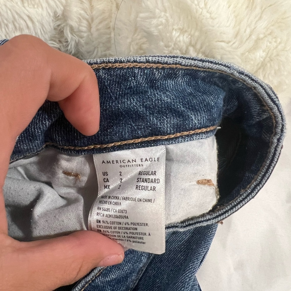 American eagle jeans. Size 2. Good condition .